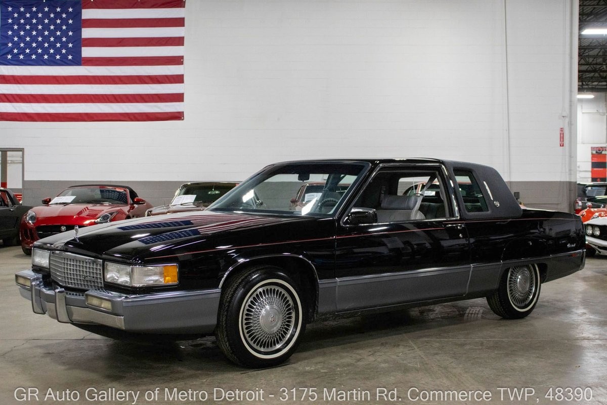Cadillac Fleetwood 1990