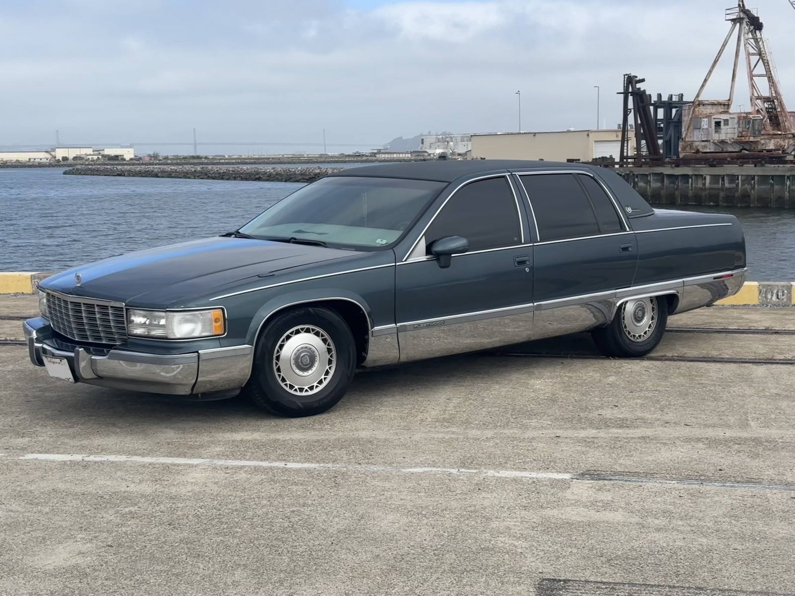 Cadillac-Fleetwood-1994-Sedan
