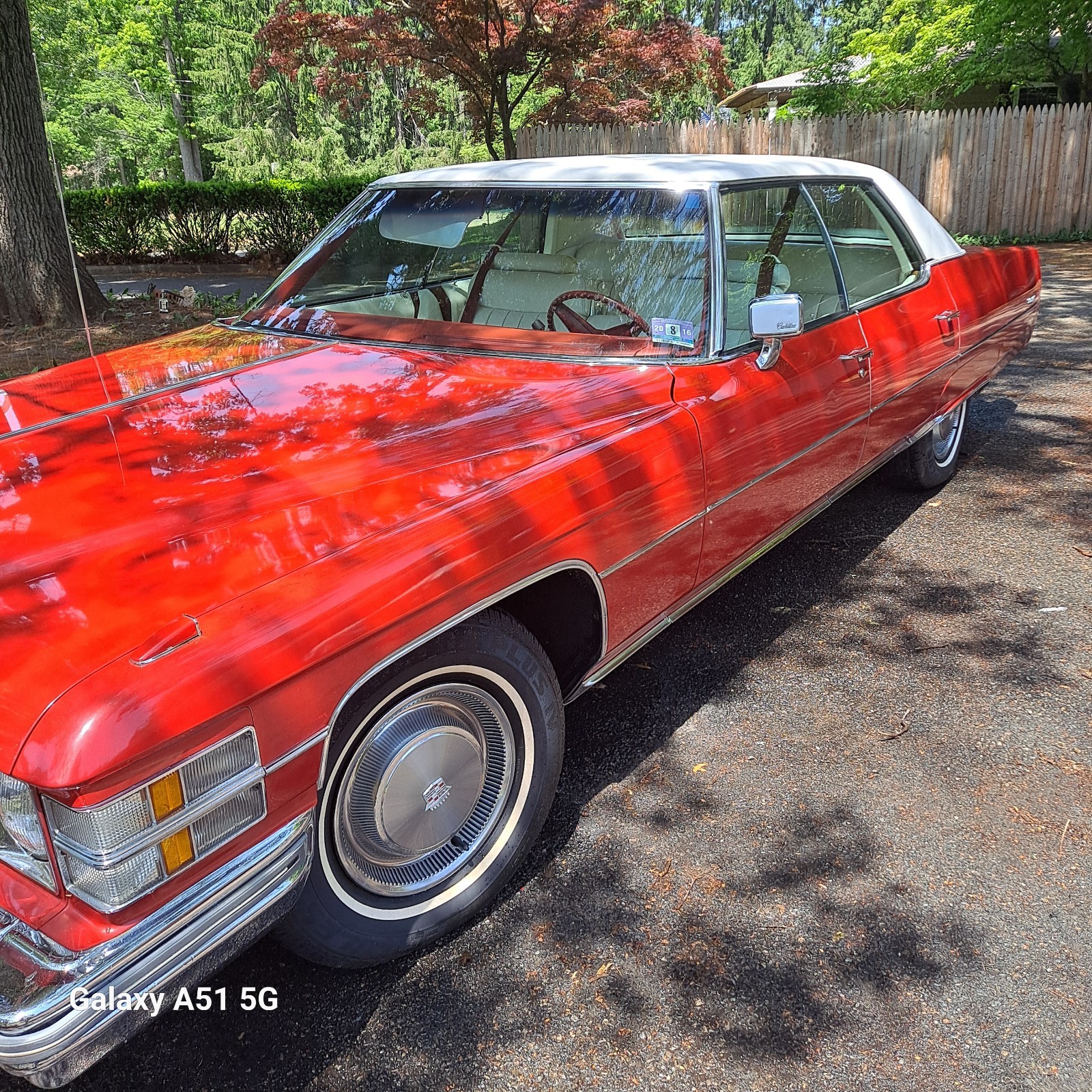 Cadillac-Sedan-DeVille-1974-Sedan-White