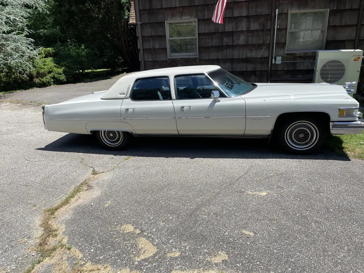 Cadillac-Talisman-1976-White-Blue