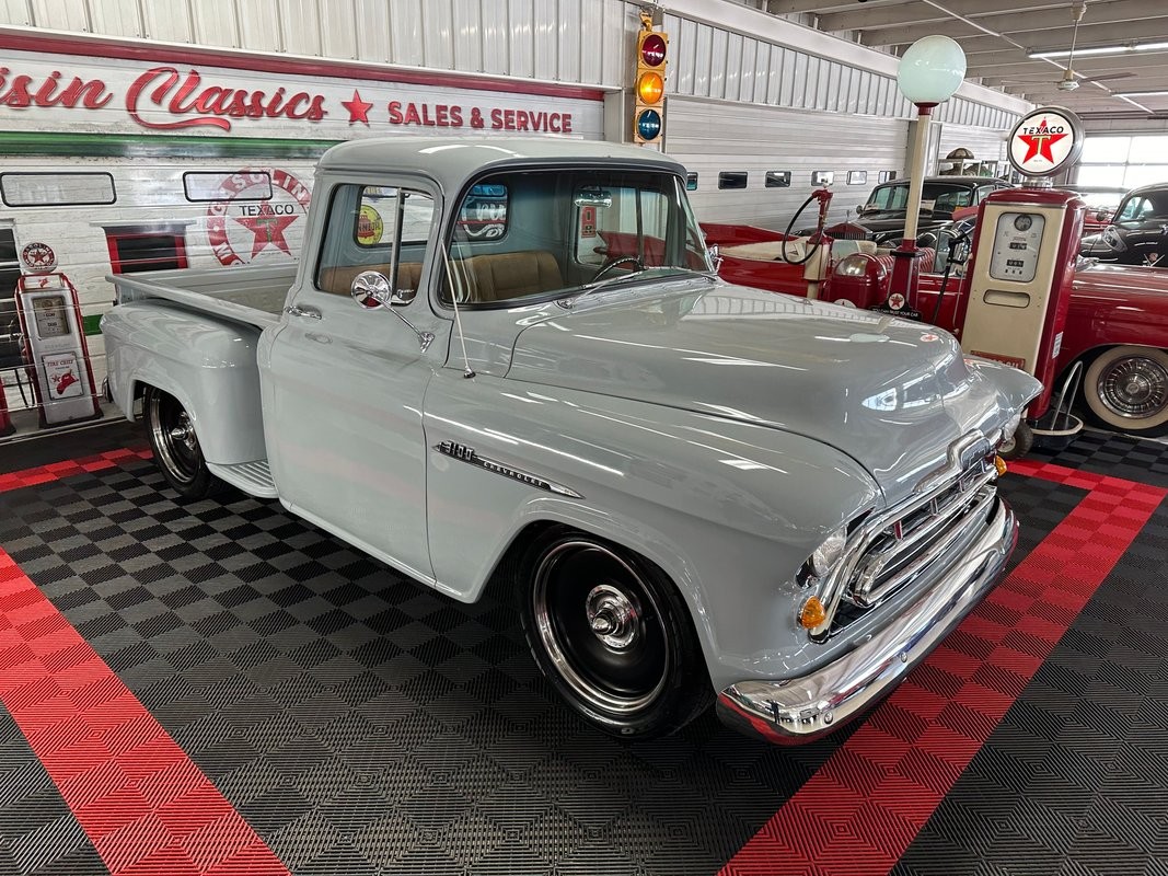 Chevrolet 3100 1957