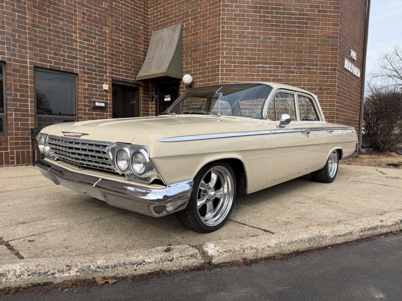 Chevrolet-Bel-Air150210-1962-Sedan-Gold
