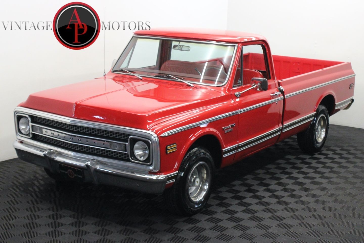 Chevrolet-C-10-1970-Red