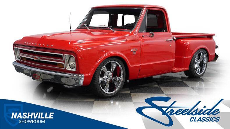 Chevrolet-C10-1967-Cardinal-Red-Black