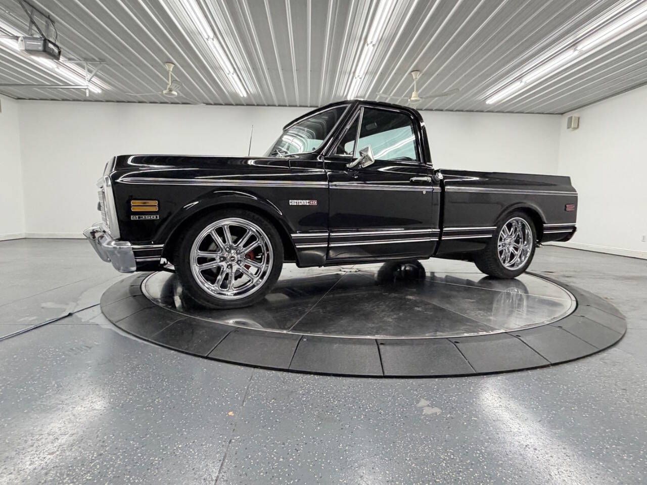 Chevrolet-C10-1972-Black-White