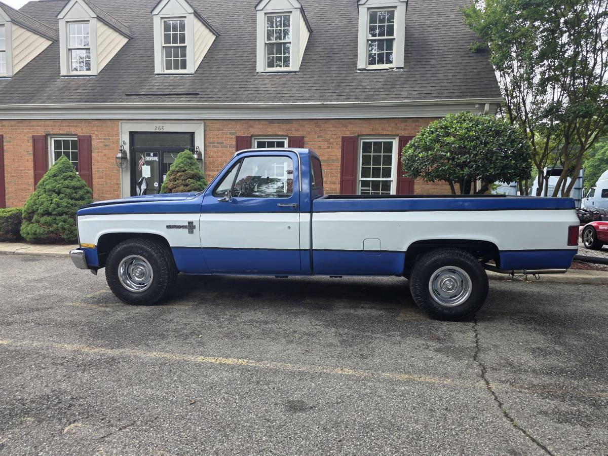 Chevrolet-C10-longbed-1984-custom