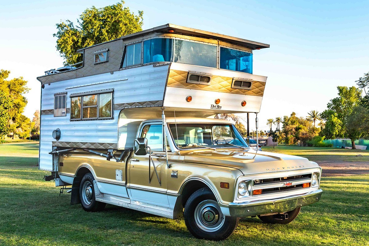 Chevrolet-C20-1968-Standard-Cab-Pickup-Gold