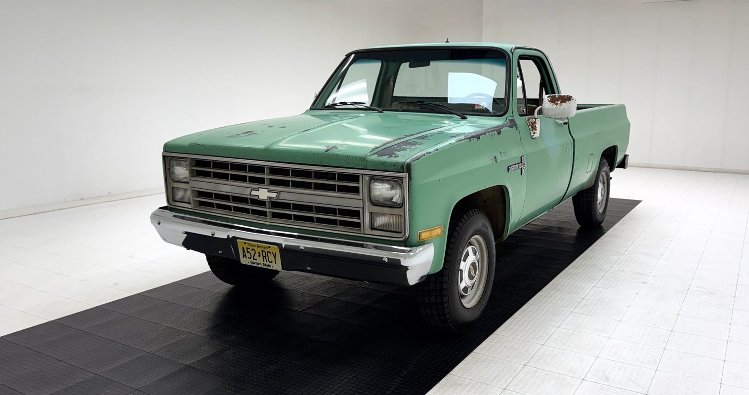 Chevrolet-C20-1986-Standard-Cab-Pickup-Saddle-Tan