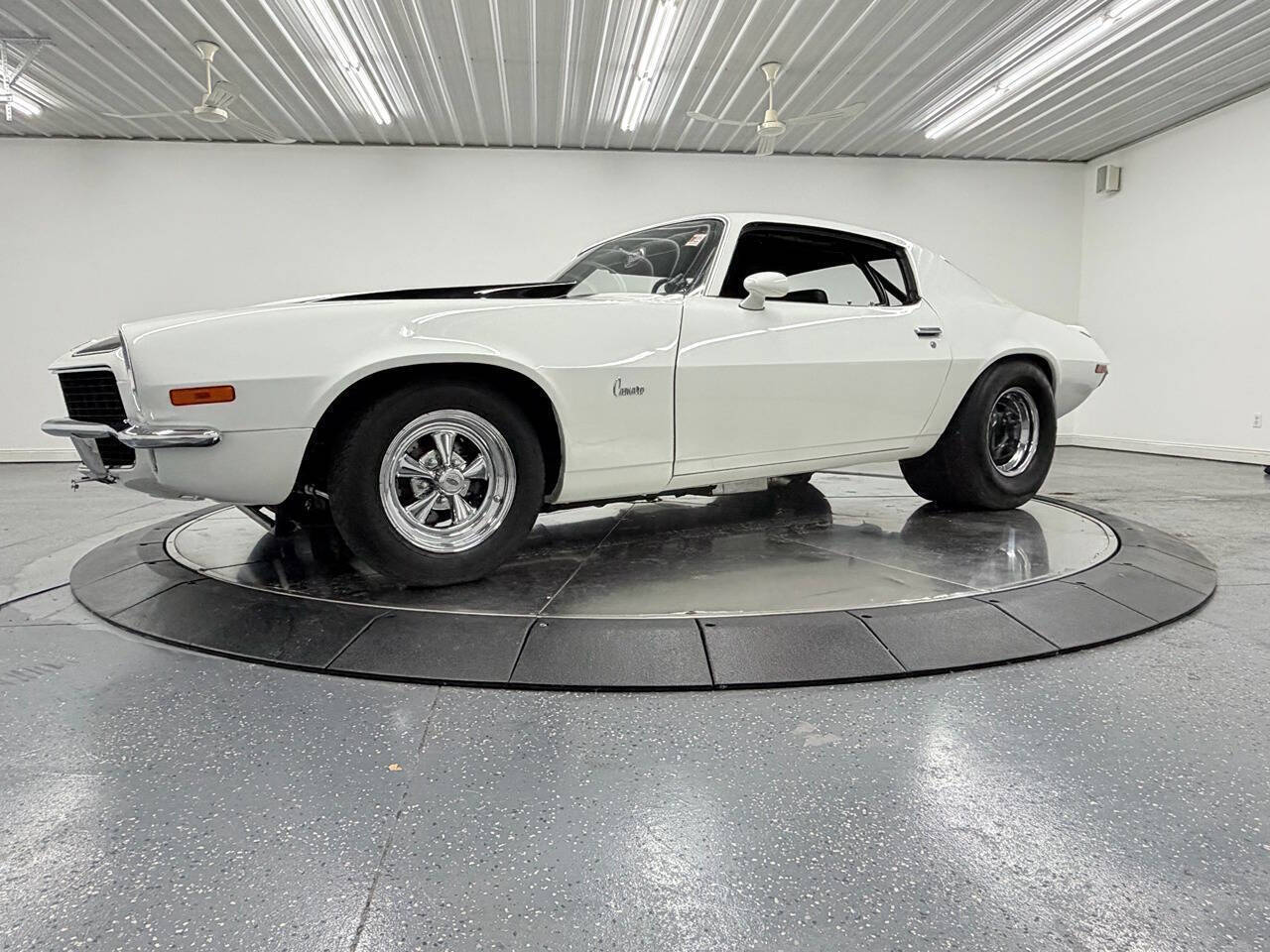 Chevrolet-Camaro-1970-White-Black