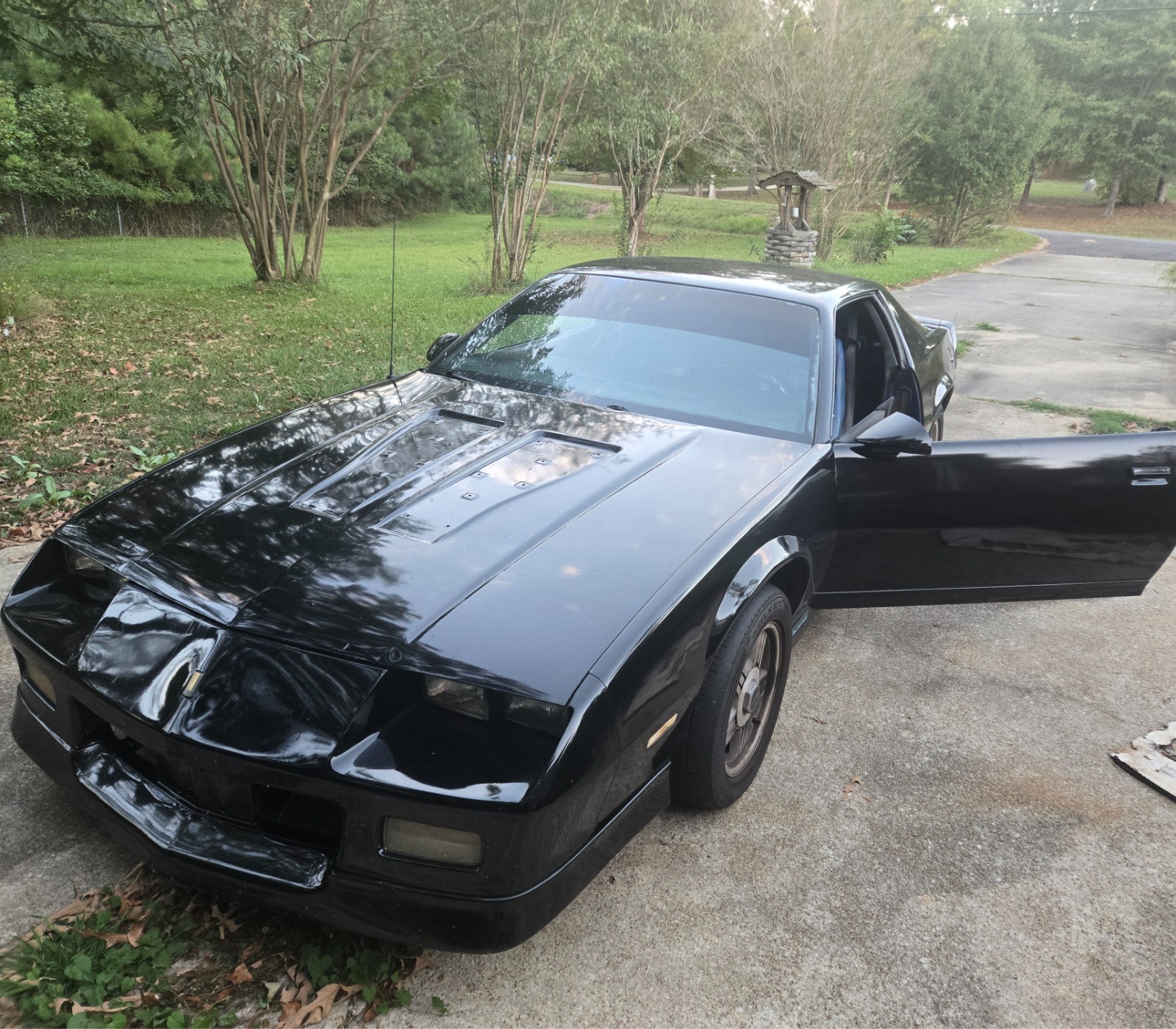 Chevrolet-Camaro-1985-Coupe-Blue