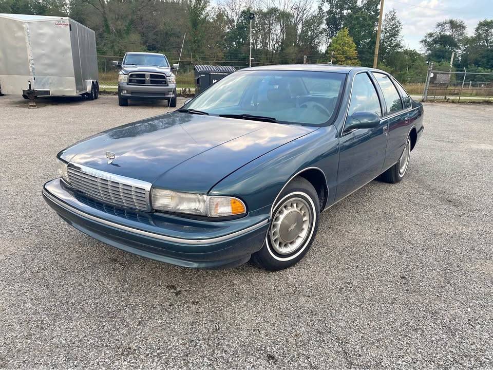 Chevrolet-Caprice-ls-sedan-4d-1995-blue
