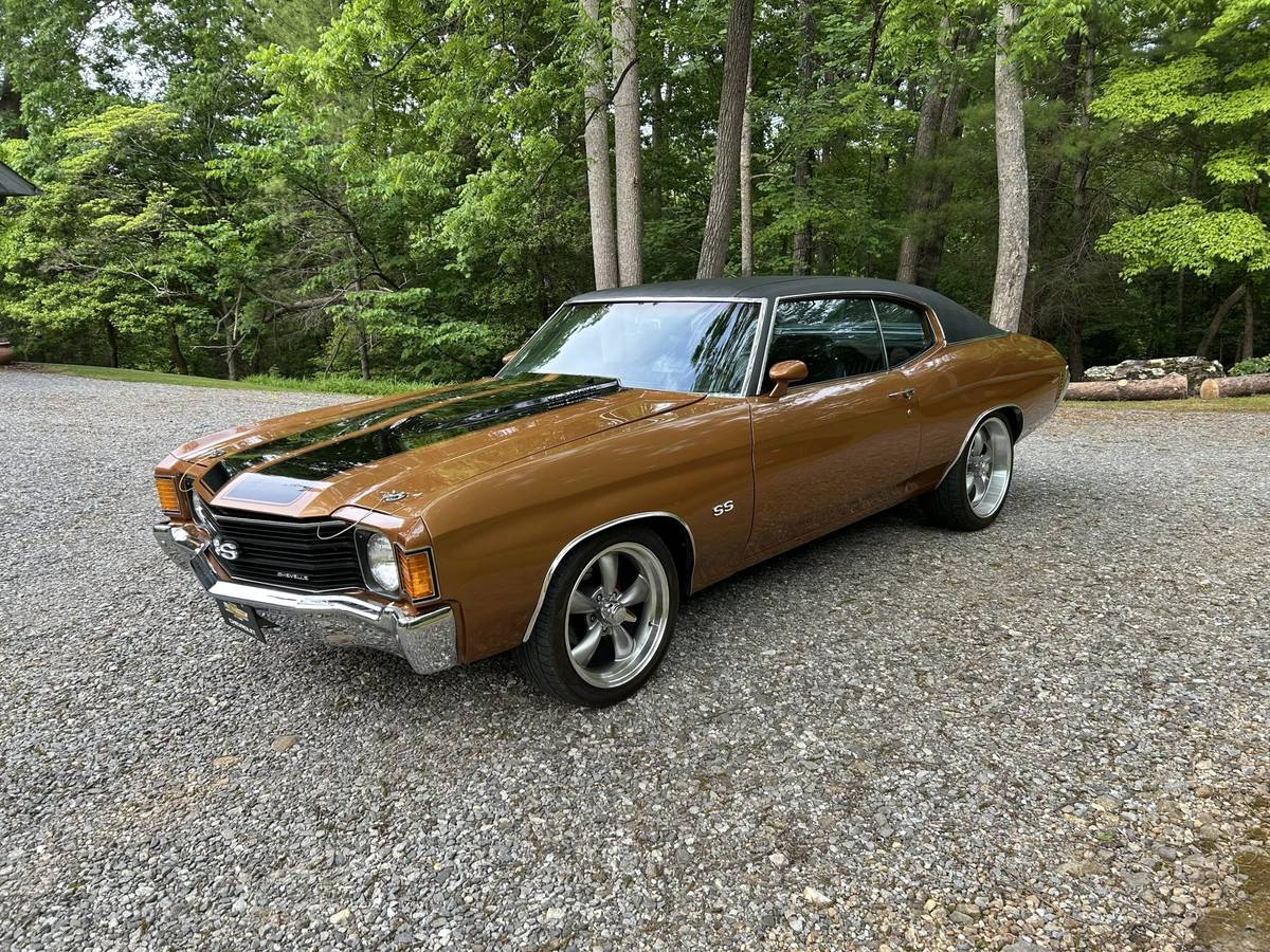 Chevrolet-Chevelle-1982-brown