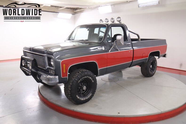 Chevrolet-Ck-10-series-1976-RedGray-Black