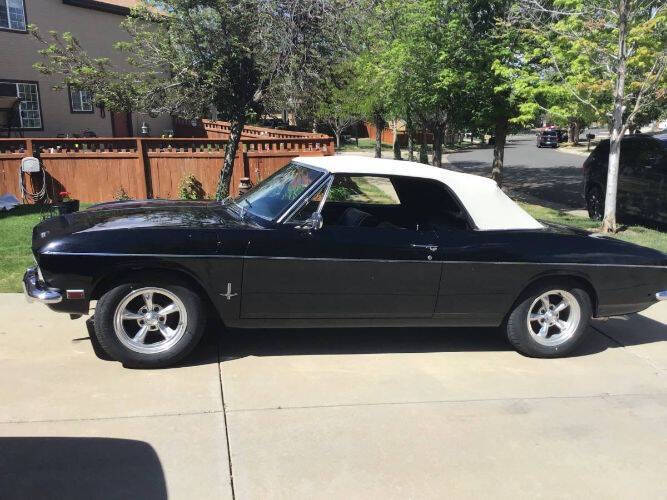 Chevrolet-Corvair-1965-BlackWhite-Top