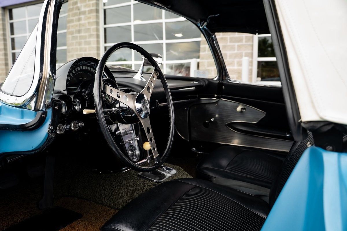 Chevrolet-Corvette-1961-Jewel-Blue-Black Chevrolet-Corvette-1961-Jewel-Blue-Black