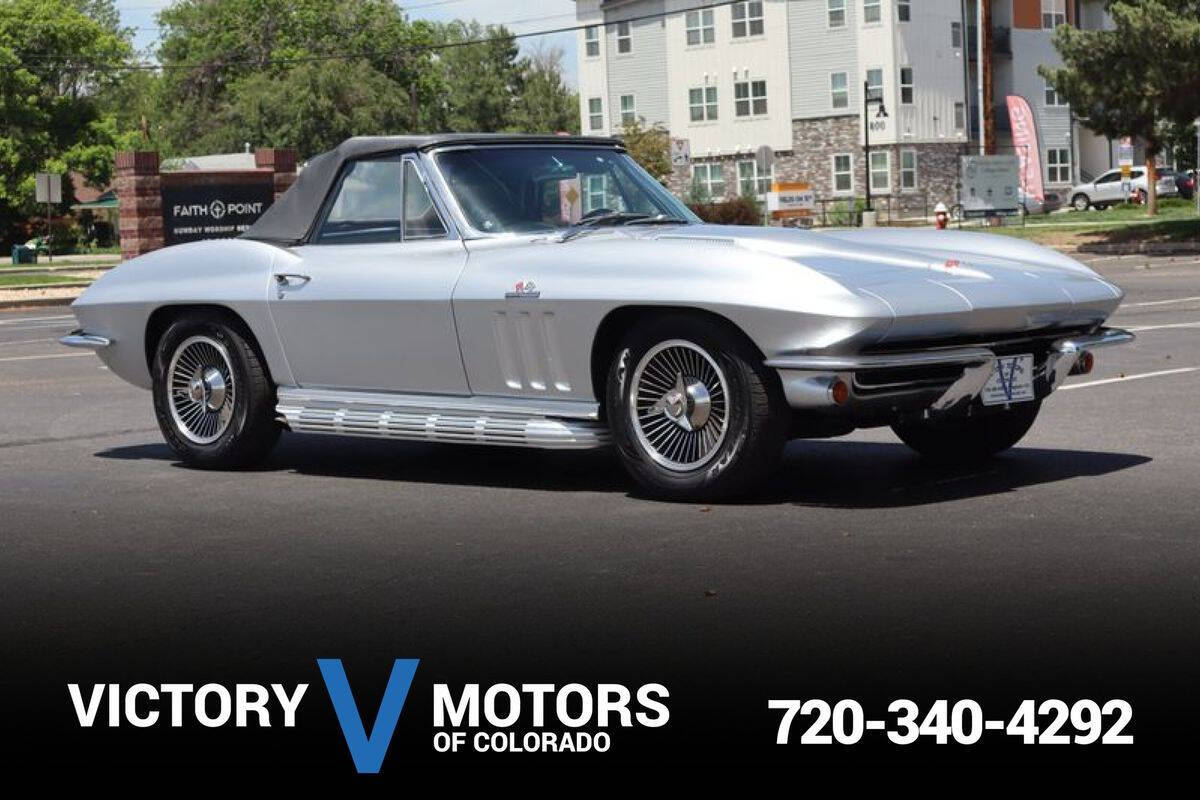 Chevrolet-Corvette-1965-Gray