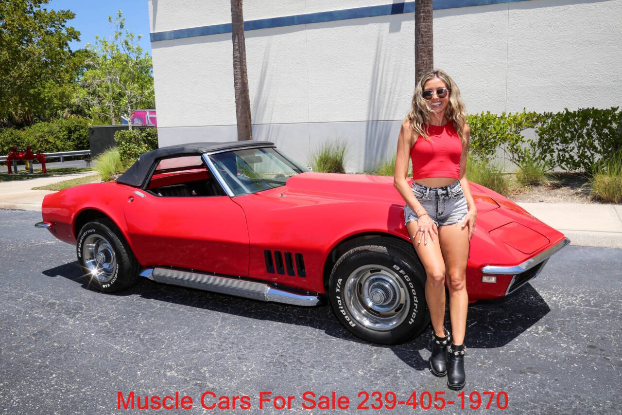 Chevrolet-Corvette-1968-Red-Black