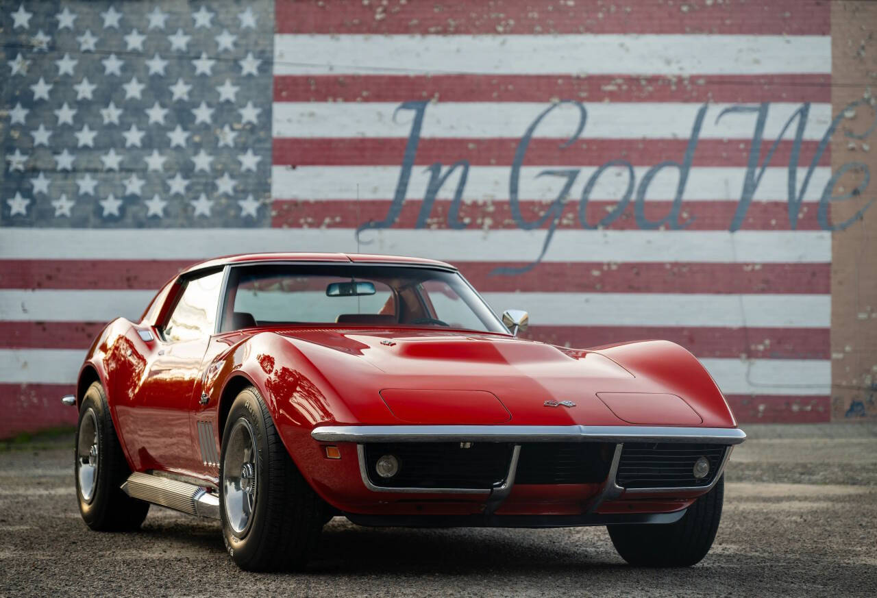 Chevrolet-Corvette-1969-Monza-Red-Red