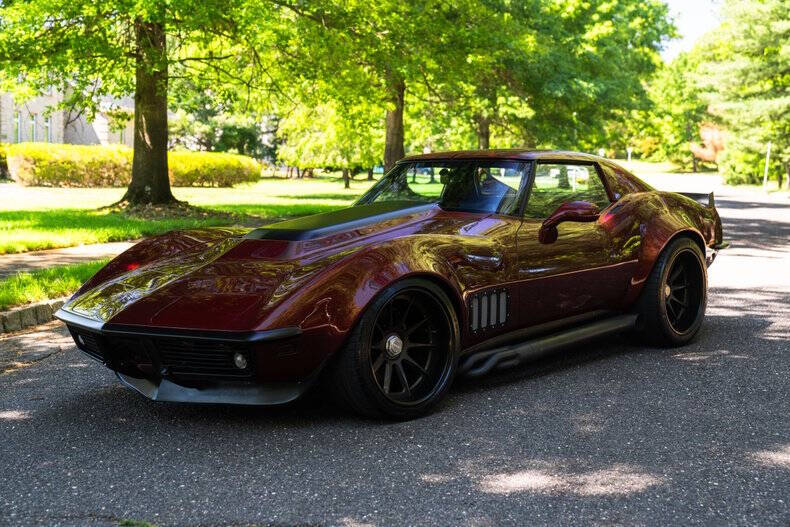 Chevrolet-Corvette-1969-Red-Black