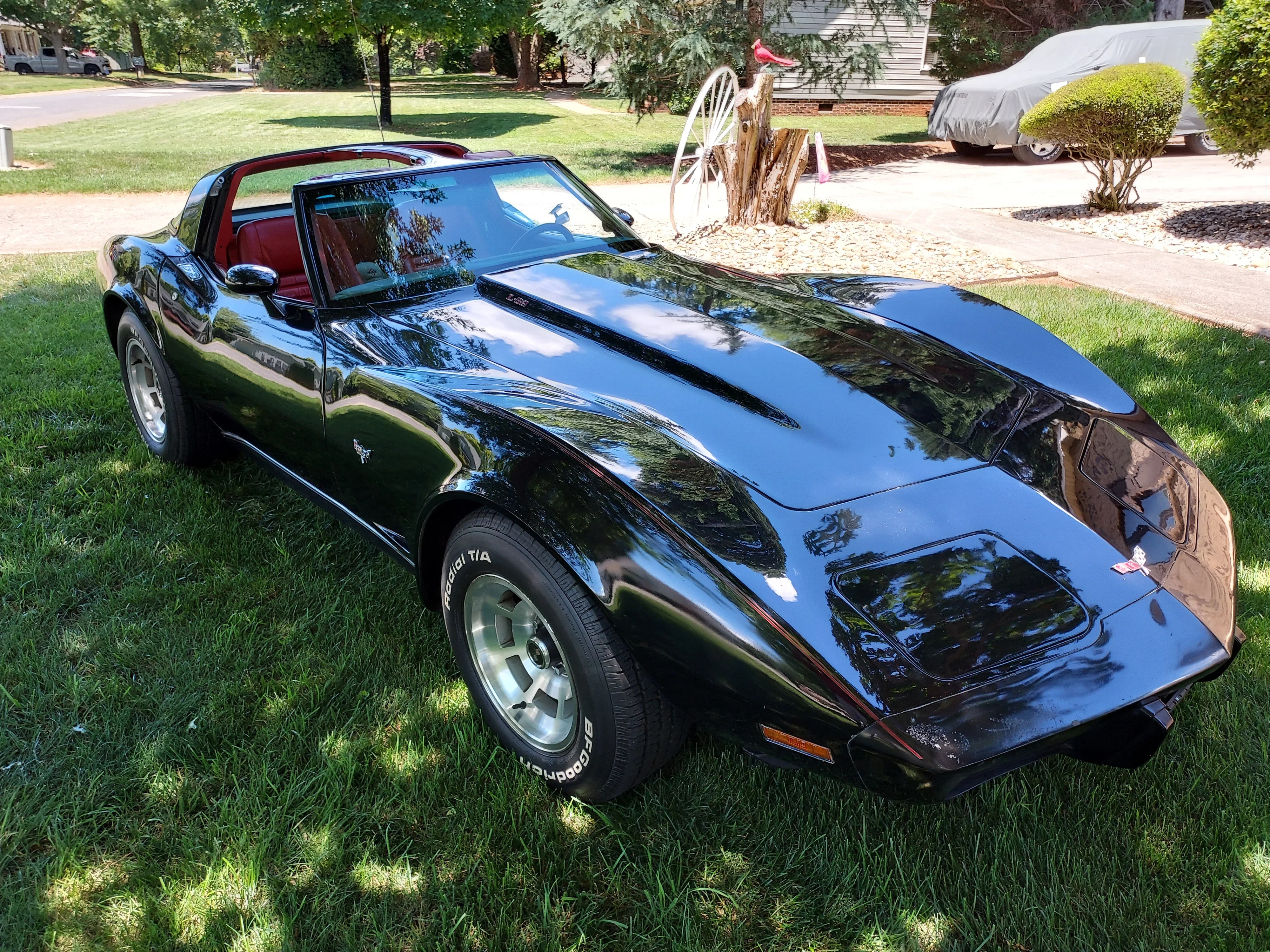 Chevrolet-Corvette-1979-Black-Red