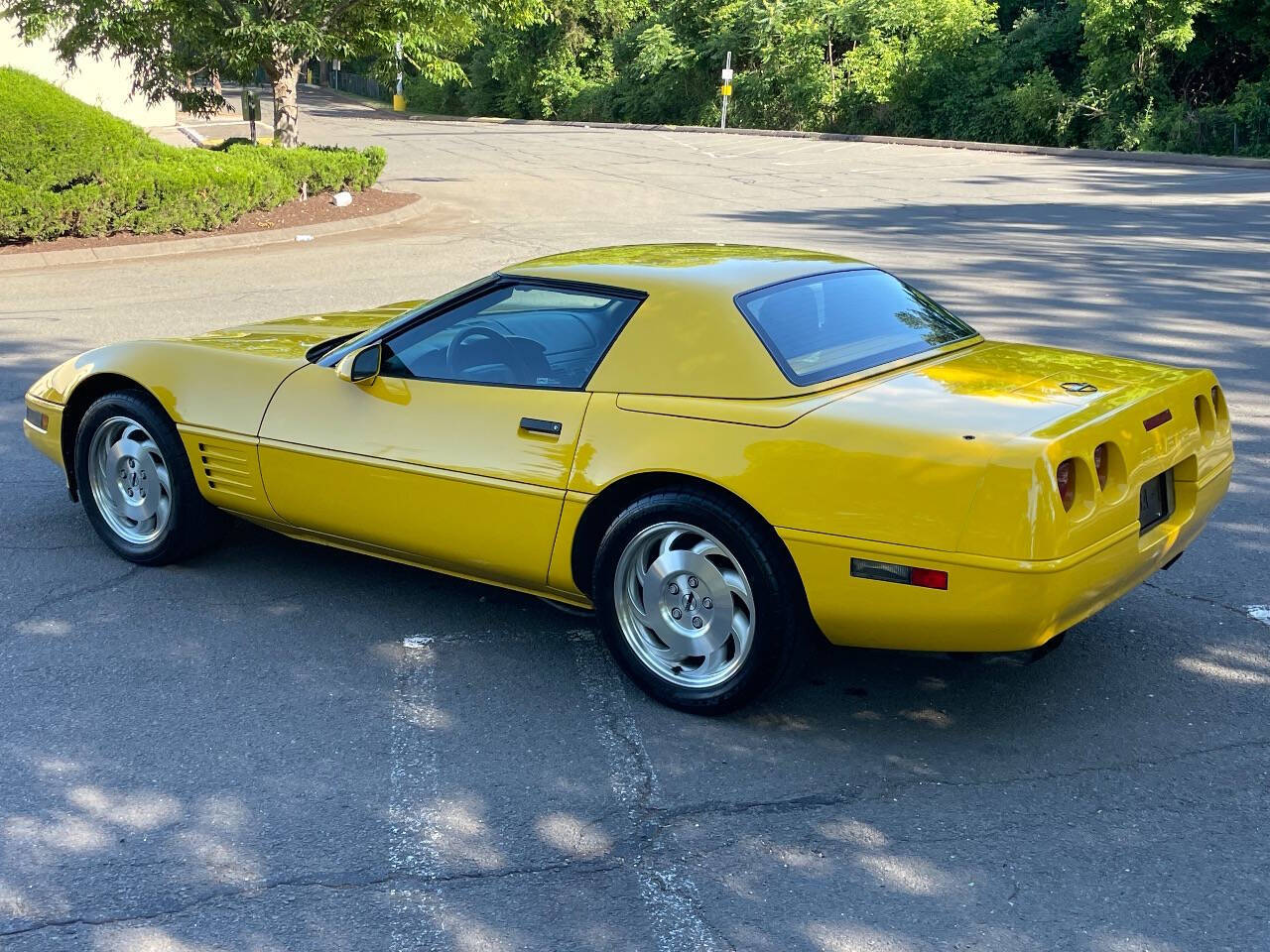 Chevrolet-Corvette-1994-Yellow-Black