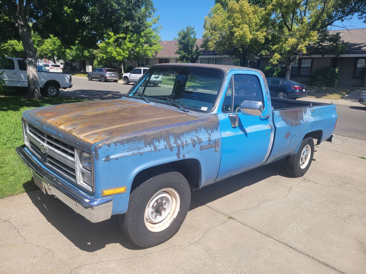 Chevrolet-Costom-deluxe-1986-blue