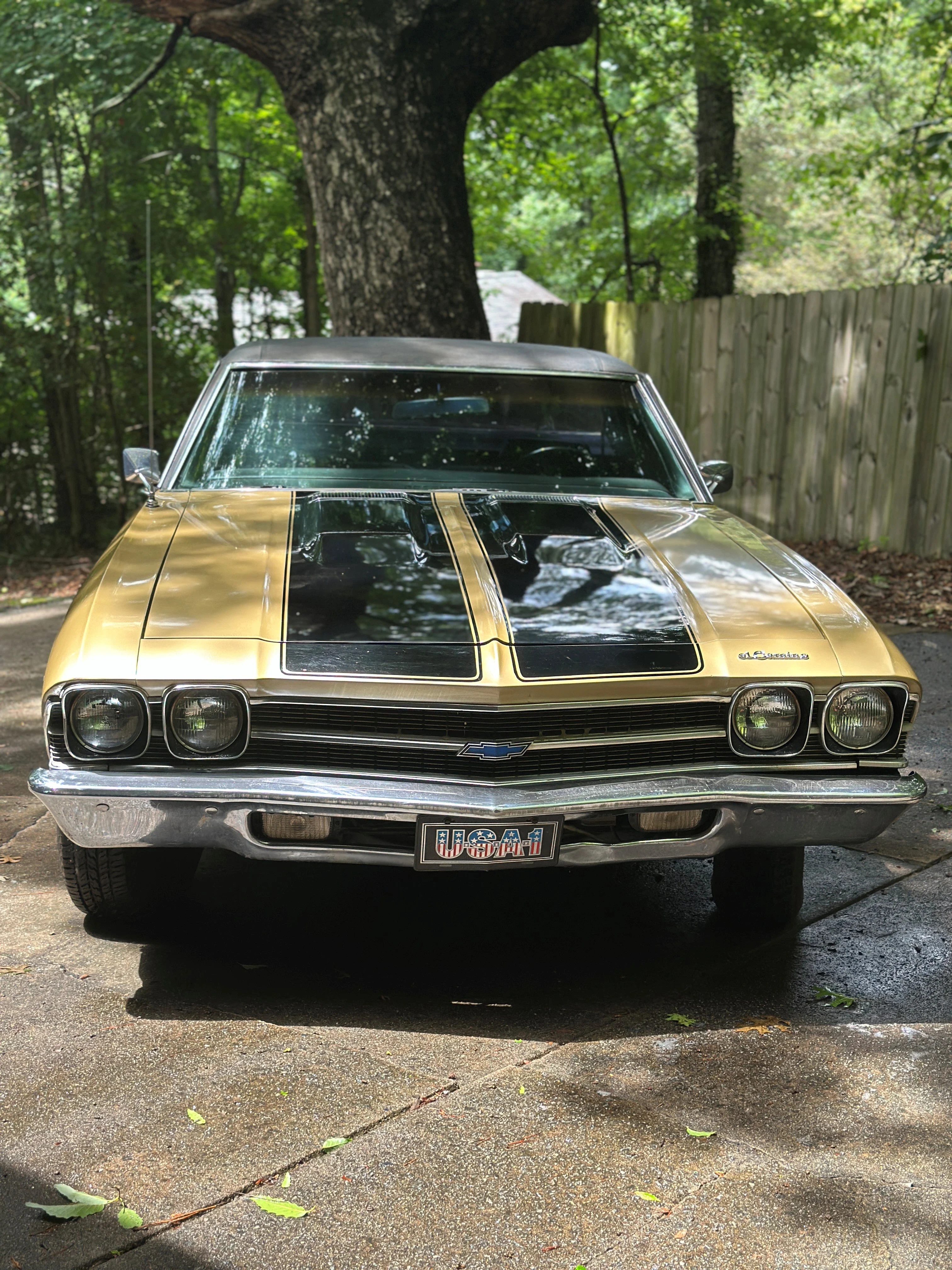 Chevrolet-El-camino-ss-1969-Gold-Black