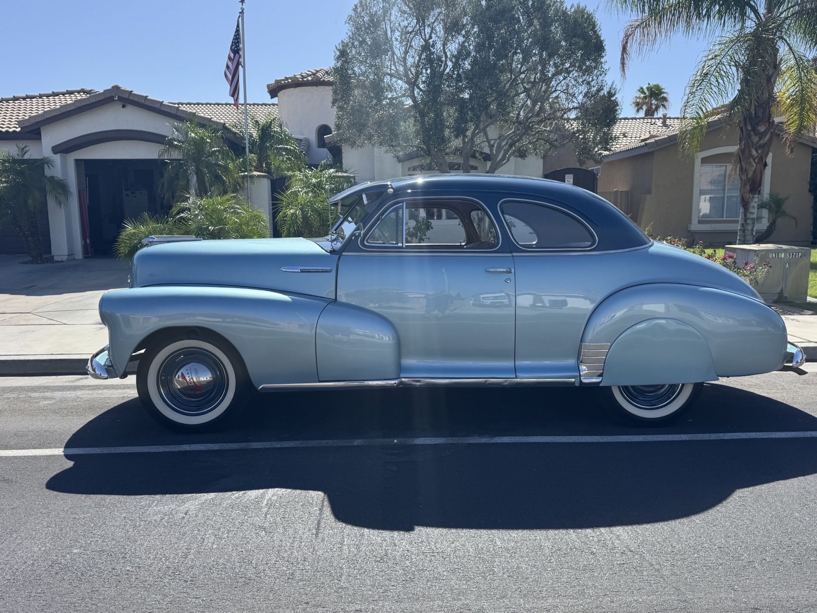 Chevrolet-Fleetmaster-1947-Coupe-Tan