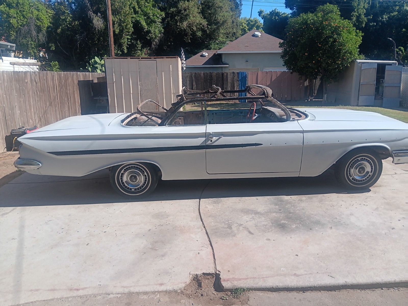 Chevrolet-Impala-1961-Convertible Chevrolet Impala 1961