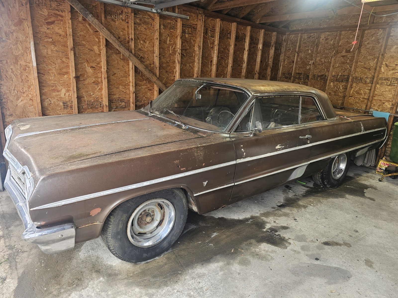 Chevrolet-Impala-1964-Coupe-Brown