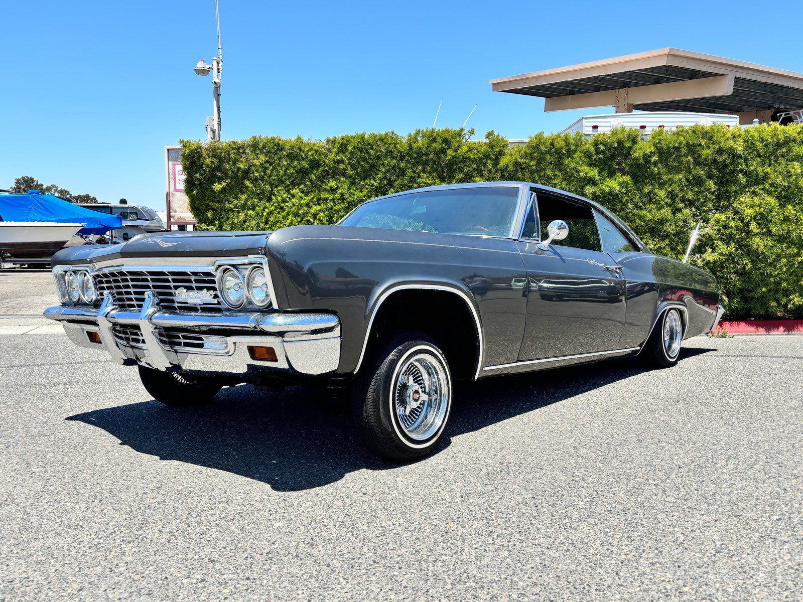 Chevrolet-Impala-1966