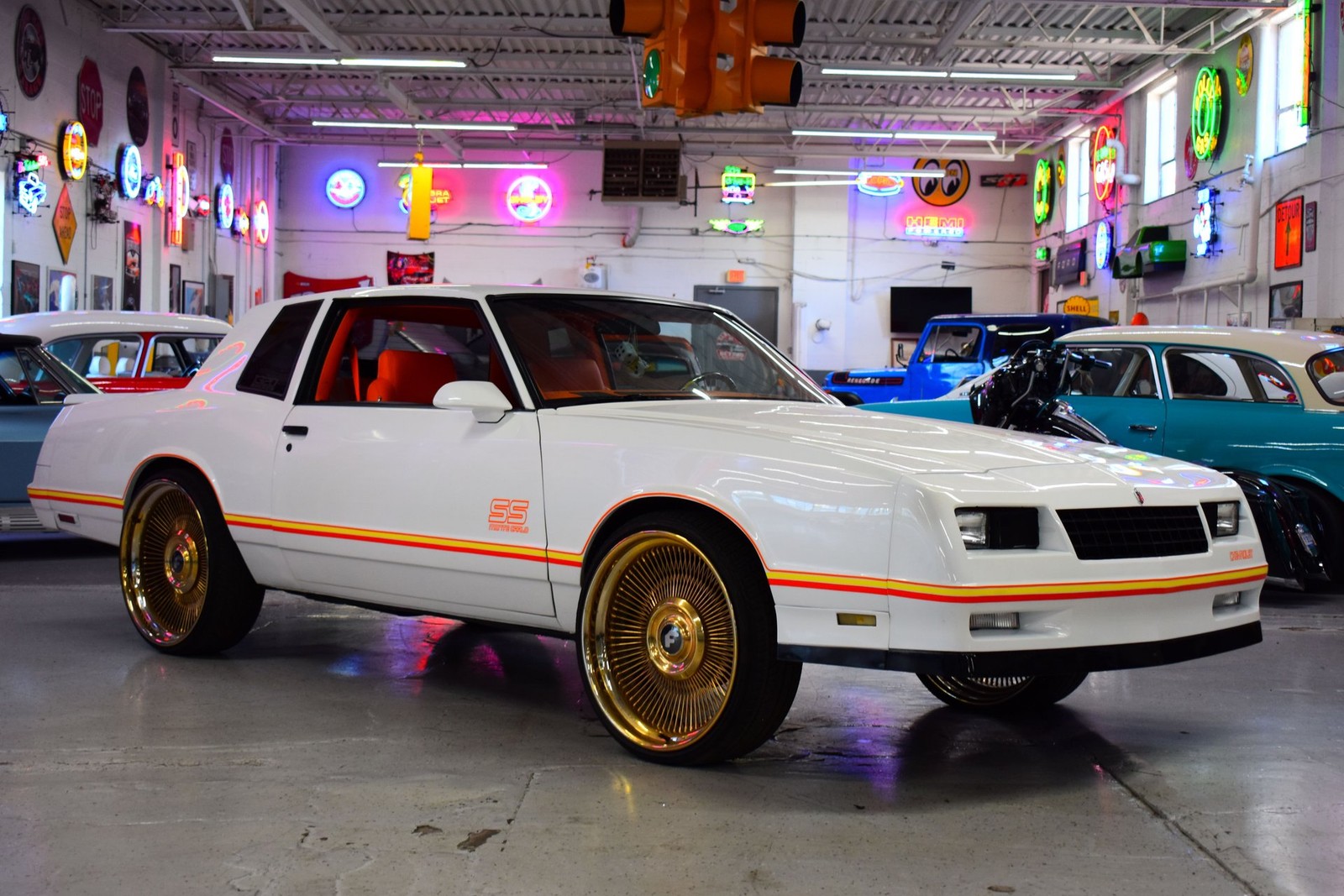 Chevrolet-Monte-Carlo-1986-White Chevrolet Monte Carlo 1986
