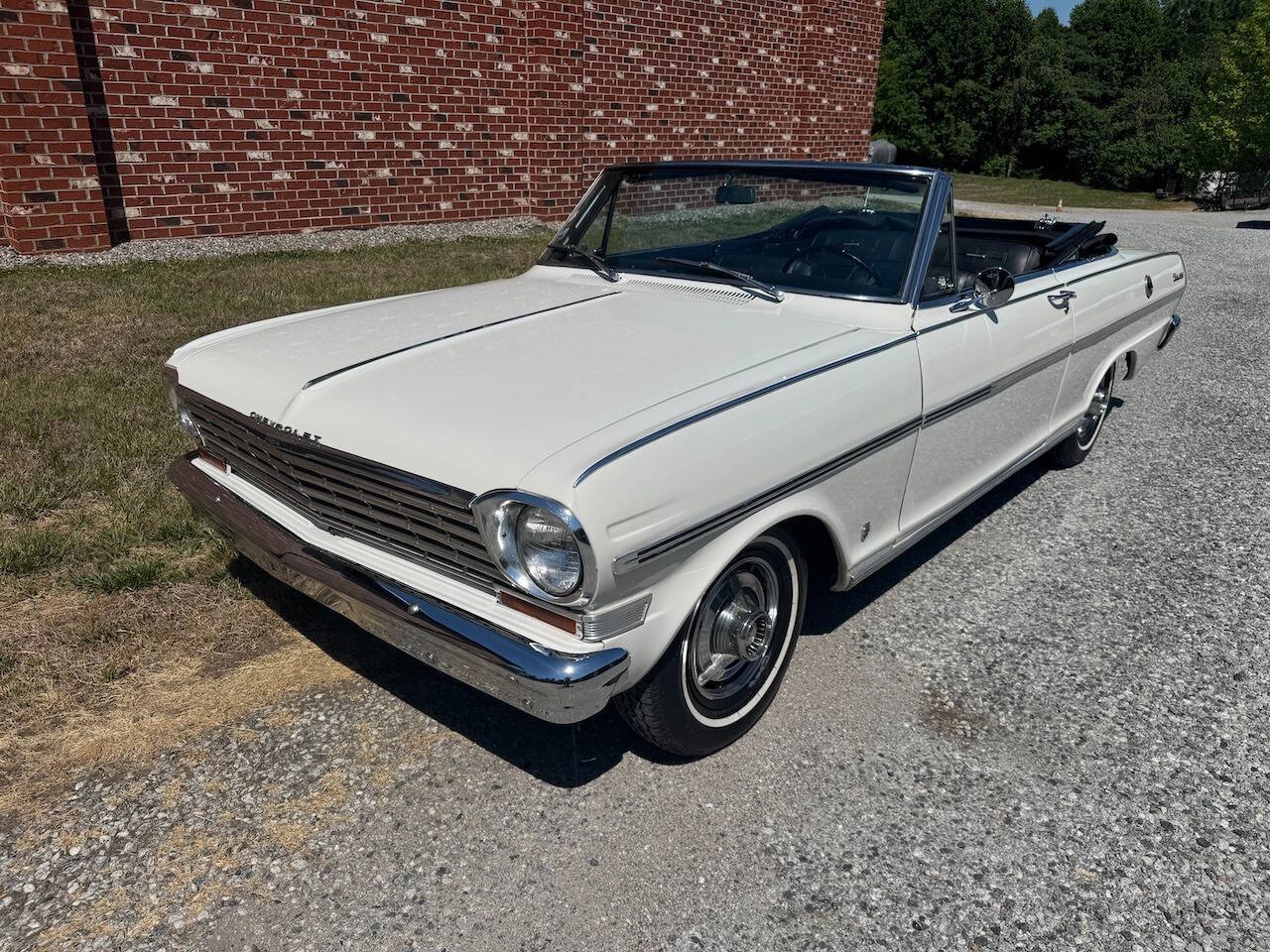 Chevrolet-Nova-1963-Ermine-White-Black