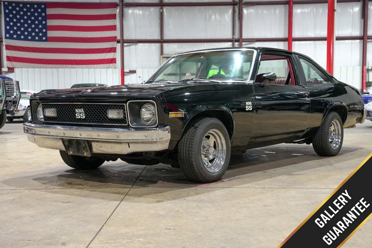 Chevrolet-Nova-1976-Coupe-Red
