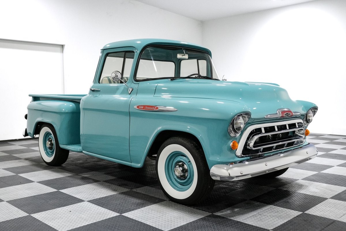 Chevrolet-Pickup-1957-Coupe-BlueWhite