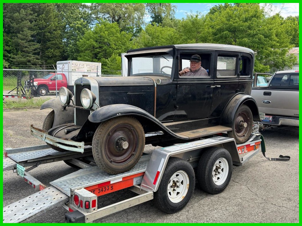 Chevrolet-Sedan-1930-Other-Tan