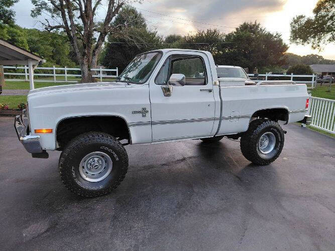 Chevrolet-Silverado-1500-ss-classic-1987-White