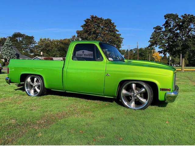 Chevrolet-Silverado-c10-1981-green