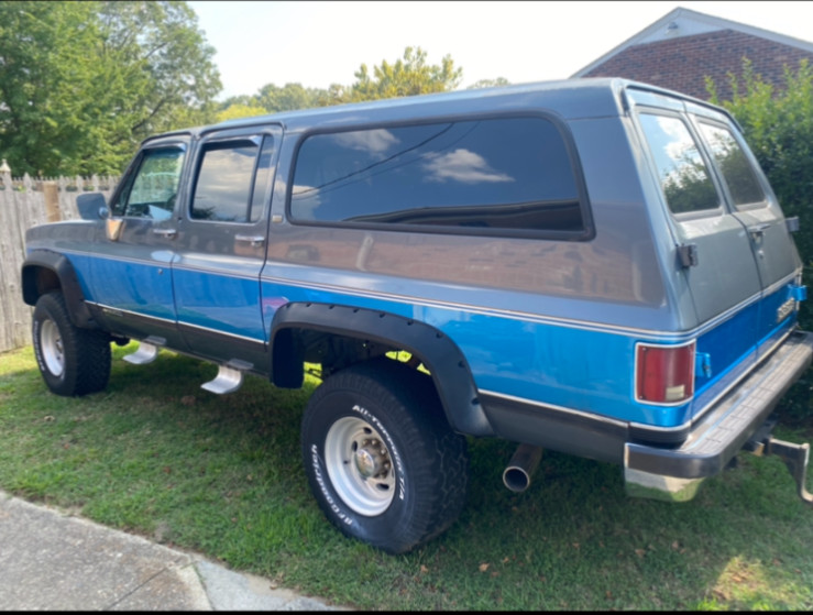 Chevrolet-Suburban-1990-SUV-Gray
