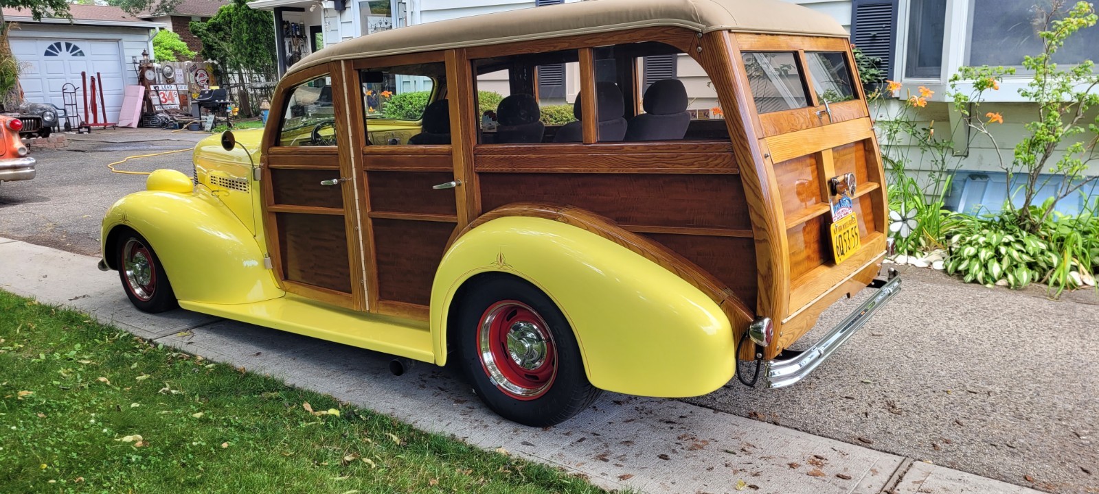 Chevrolet-woody-1939-Wagon-Gray