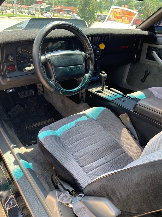 Chevy-camaro-1991-black