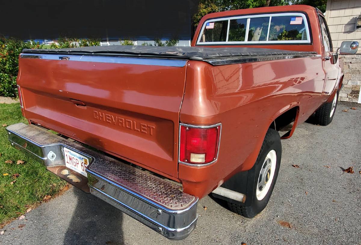 Chevy-k-20-scottsdale-4x4-1982-custom