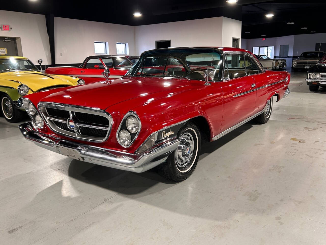 Chrysler-300-1962-Red-Tan