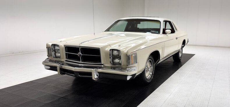 Chrysler-300-1979-Spinnaker-White-Canyon-Red