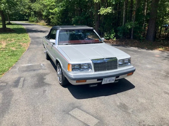 Chrysler-Lebaron-convertible-1986-Silver-Red