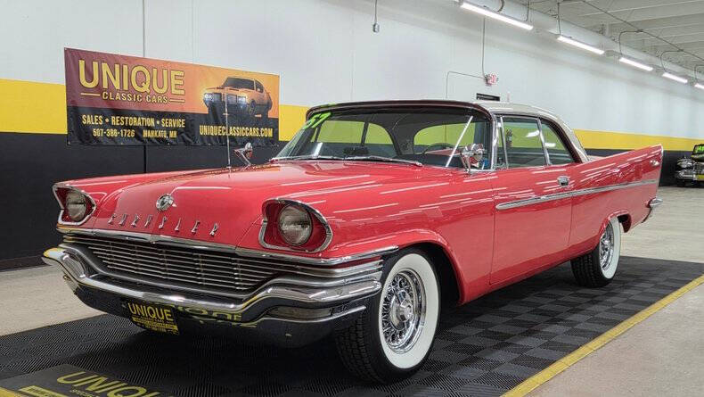 Chrysler-Windsor-1957-Red