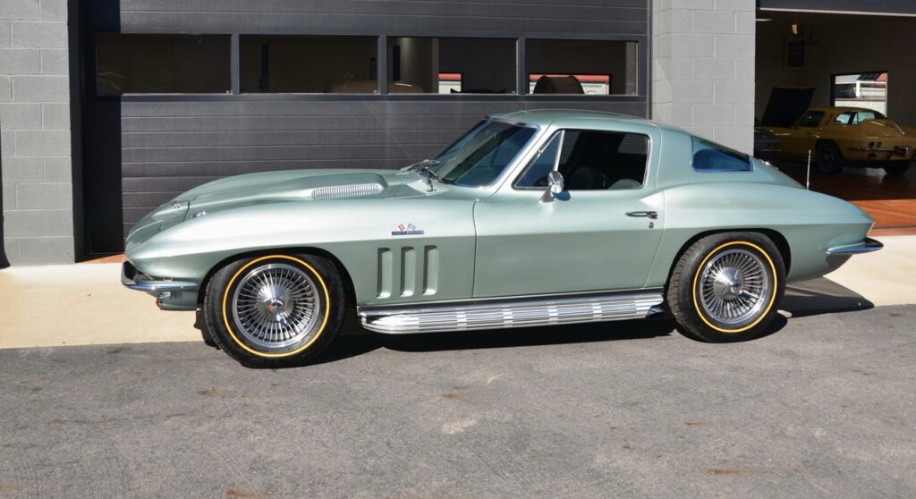 Corvette C2 Sting Ray