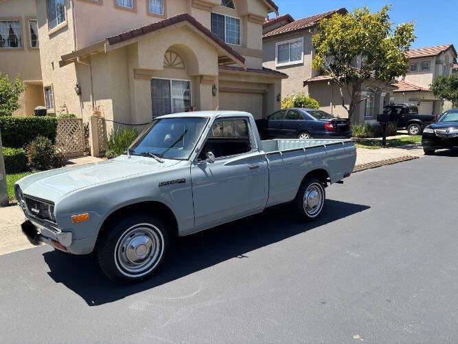 Datsun-620-1979-Gray