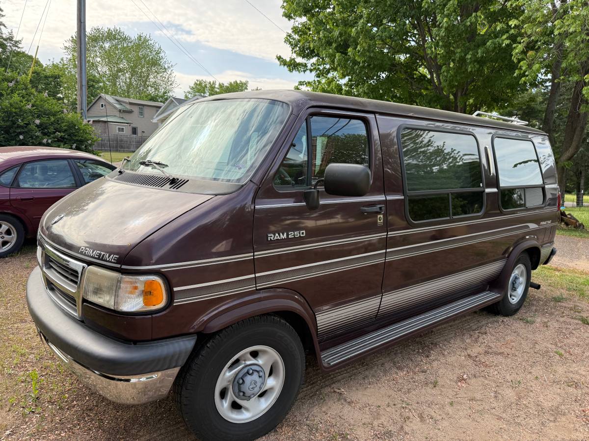 Dodge-B250-conversion-van-1994-custom