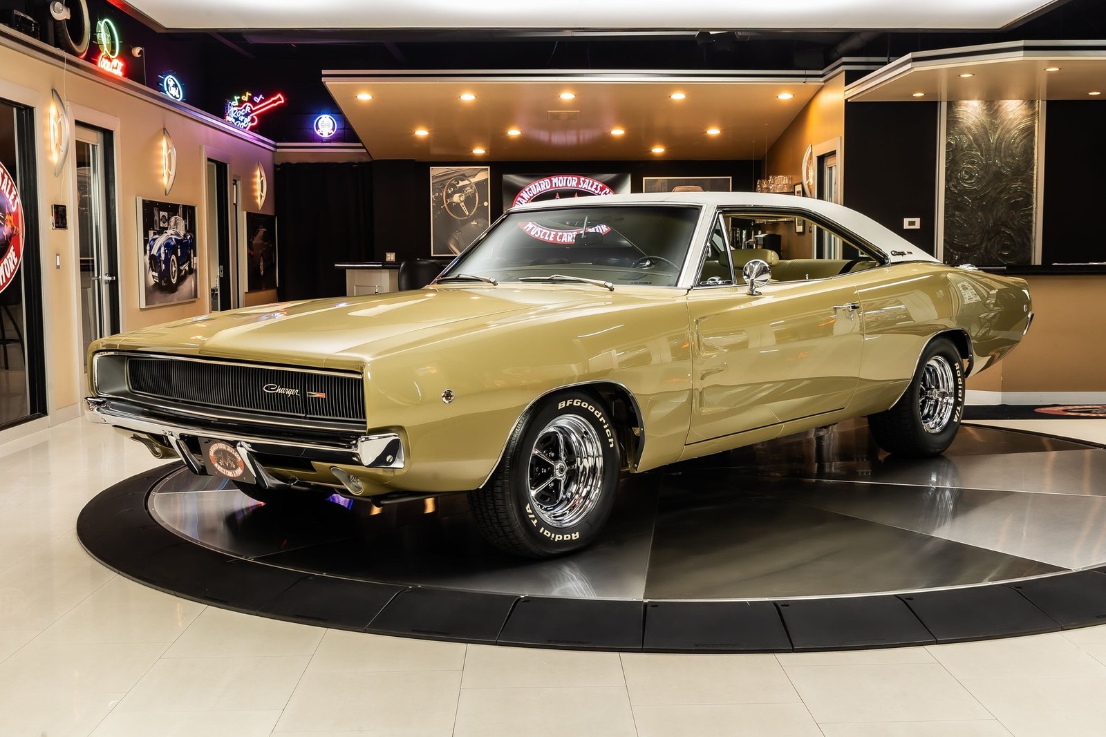 Dodge-Charger-1968-Coupe-Gold
